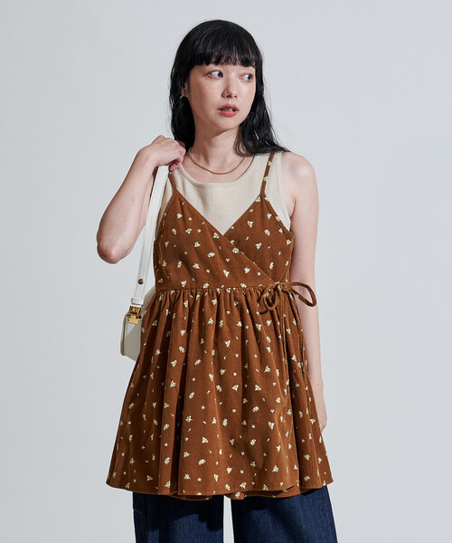 FREAK'S STORE（フリークスストア）の「カントリーフラワー コーデュロイ カシュクールキャミソール＜セットアップ対応＞/小花柄（キャミソール・レディース・キャメル/チャコール/ナチュラル・ﾌﾘ-）」の6枚目の写真