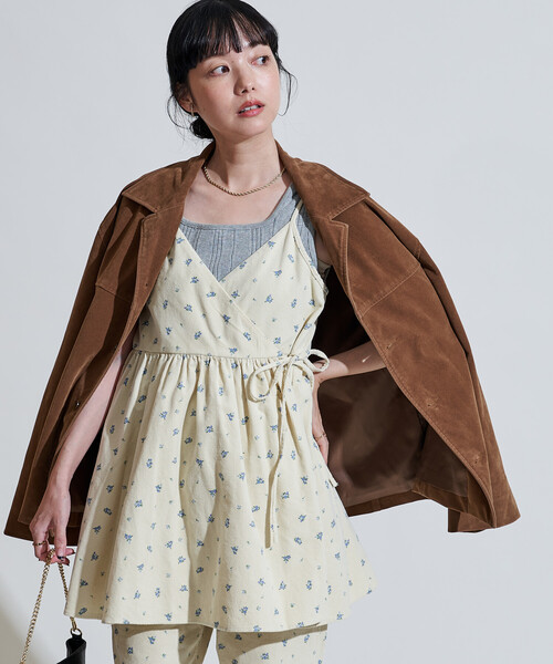 FREAK'S STORE（フリークスストア）の「カントリーフラワー コーデュロイ カシュクールキャミソール＜セットアップ対応＞/小花柄（キャミソール・レディース・キャメル/チャコール/ナチュラル・ﾌﾘ-）」の20枚目の写真