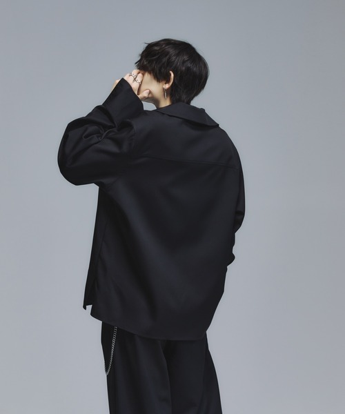 welise(ウェライズ)の「welise×犬飼京 -ephemeral- リッチドレープスムース ビックカラー&カフス 2wayオープンカラー/レギュラーカラー シャツ(シャツ/ブラウス・メンズ・ブラック/ホワイト・XS/L/M/S)」の11枚目の写真