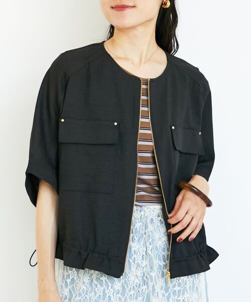 le.coeur blanc（ルクールブラン）の「《シワになりにくく速乾性》ドビークロスドロストブルゾン（ブルゾン・レディース・ブラック/キャメル・38）」の12枚目の写真