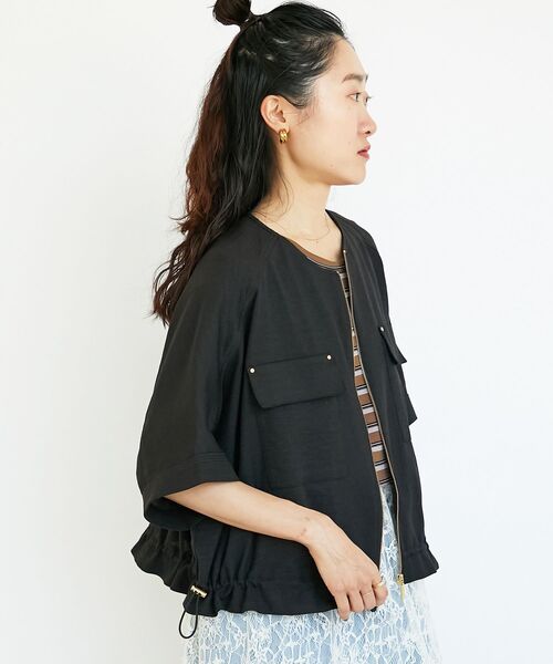 le.coeur blanc（ルクールブラン）の「《シワになりにくく速乾性》ドビークロスドロストブルゾン（ブルゾン・レディース・ブラック/キャメル・38）」の14枚目の写真