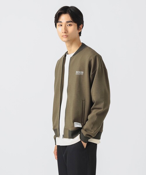 BEAMS HEART（ビームスハート）の「プリント ダンボール MA-1/Printed Scuba MA-1 Jacket（吸水速乾・毛玉軽減・リラックスフィット）（MA-1・メンズ・ブラック/オリーブ・SMALL/MEDIUM/LARGE）」の2枚目の写真