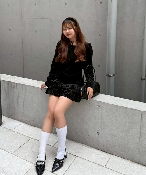 Another Branch olive des olive(アナザーブランチオリーブデオリーブ)の「【めい@may_81oセレクト】ベロア裾フリルミニワンピース(ワンピース・レディース・ブラウン/ブラック・FREE)」の9枚目の写真