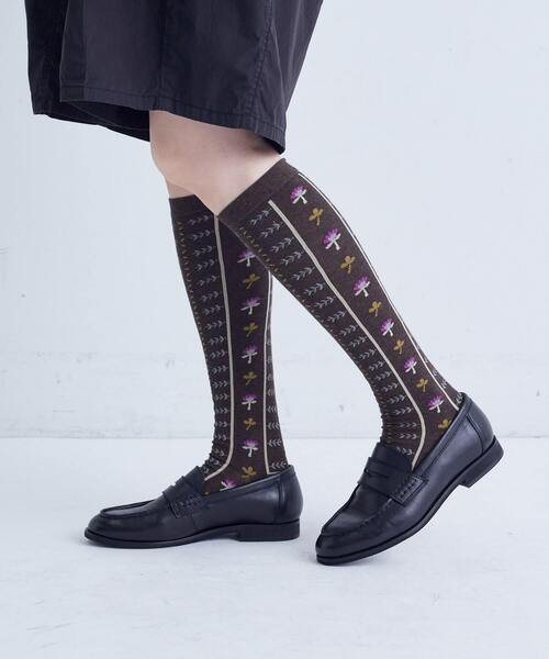 conges payes ADIEU TRISTESSE（コンジェ ペイエ アデュートリステス）の「ボタニカル柄ハイソックス（ソックス/靴下・レディース・ブラウン系その他/ベージュ系その他・FREE）」の6枚目の写真