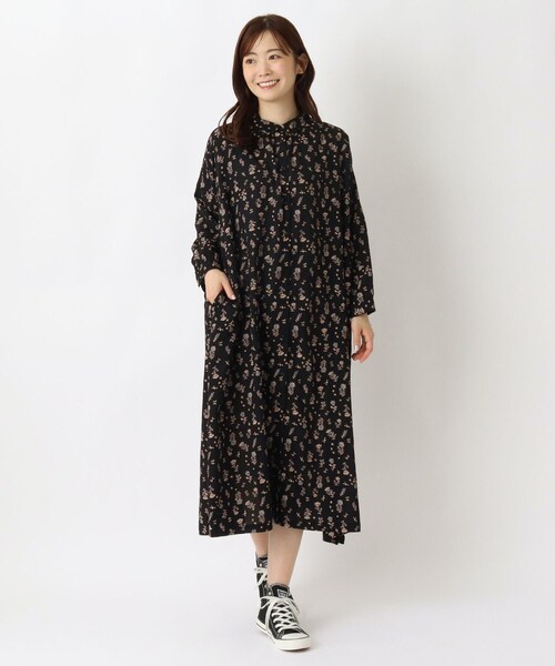 one'sterrace(ワンズテラス)の「花柄プリント 8分袖ワンピース(ワンピース・レディース・ブラック系8/ネイビー系5・02)」の14枚目の写真