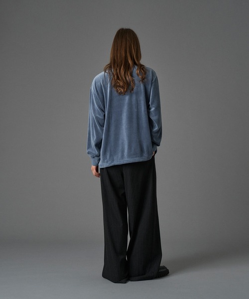 ONCILY(オンシェリー)の「VELOUR HENRY NECK T-SHIRT / ベロアヘンリーネックTシャツ(Tシャツ/カットソー・メンズ・ブラウン/ブラック/ブルー・LARGE/MEDIUM/SMALL)」の9枚目の写真