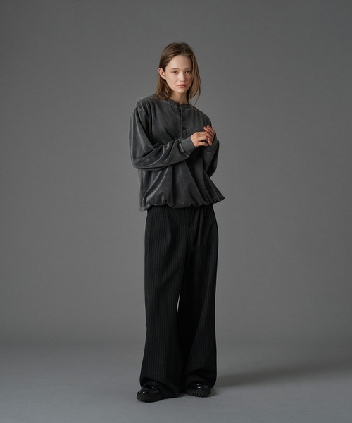 ONCILY(オンシェリー)の「VELOUR HENRY NECK T-SHIRT / ベロアヘンリーネックTシャツ(Tシャツ/カットソー・メンズ・ブラウン/ブラック/ブルー・LARGE/MEDIUM/SMALL)」の16枚目の写真