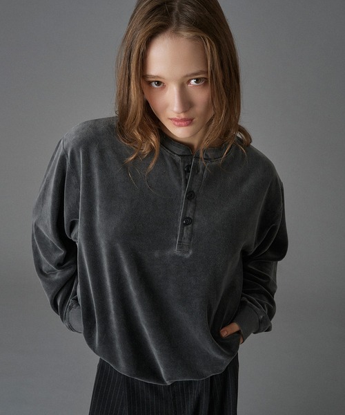 ONCILY(オンシェリー)の「VELOUR HENRY NECK T-SHIRT / ベロアヘンリーネックTシャツ(Tシャツ/カットソー・メンズ・ブラウン/ブラック/ブルー・LARGE/MEDIUM/SMALL)」の22枚目の写真