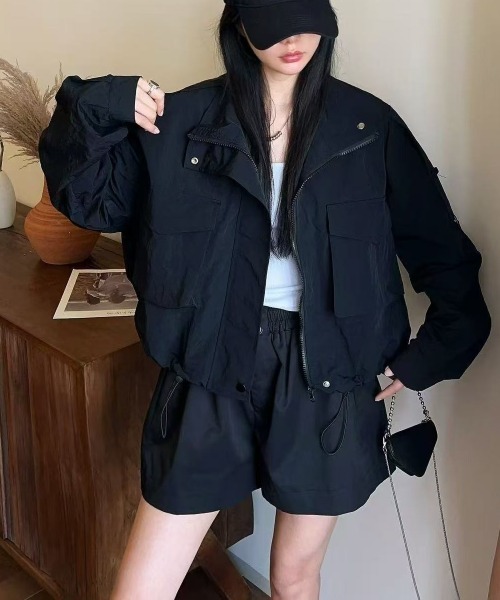 H.TOKYO（エイチトウキョウ）の「【軽やか×コンパクト】スタンドカラーナイロンブルゾン（ブルゾン・レディース・ベージュ/ブラック・FREE）」の3枚目の写真