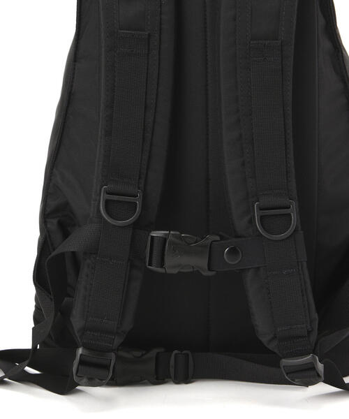 BEAVER（ビーバー）の「GREGORY/グレゴリー  DAYPACK デイパック（バックパック/リュック・メンズ・ブラック・F）」の2枚目の写真