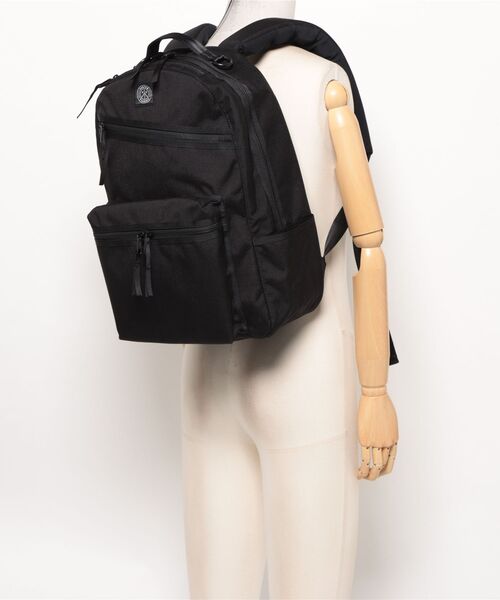 PORTER CLASSIC（ポータークラシック）の「【Porter Classic / ポータークラシック】NEWTON DAYPACK M（バックパック/リュック・メンズ・ブラック/ネイビー・FREE）」の10枚目の写真