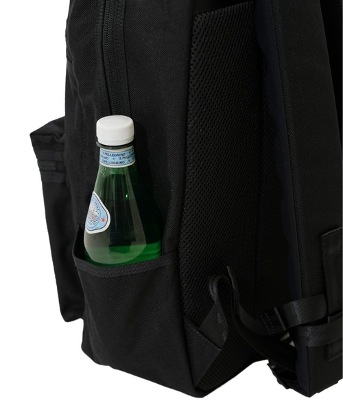 PORTER CLASSIC（ポータークラシック）の「【Porter Classic / ポータークラシック】NEWTON DAYPACK M（バックパック/リュック・メンズ・ブラック/ネイビー・FREE）」の3枚目の写真