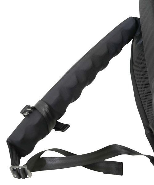 PORTER CLASSIC（ポータークラシック）の「【Porter Classic / ポータークラシック】NEWTON DAYPACK M（バックパック/リュック・メンズ・ブラック/ネイビー・FREE）」の8枚目の写真