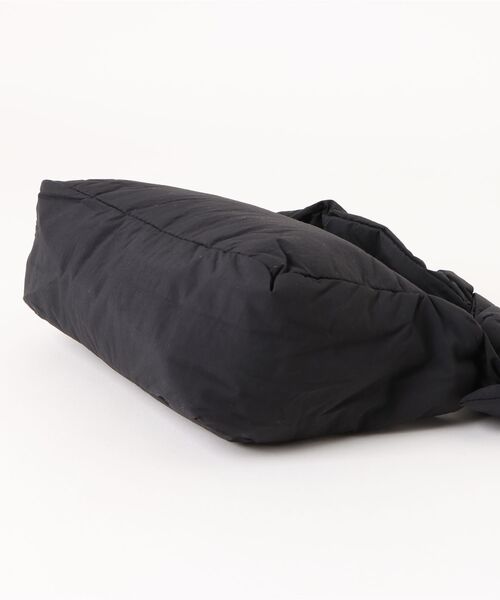 AMAIL(アマイル)の「Fuzzy Bag(ハンドバッグ・レディース・アイボリー/ブラック・FREE)」の4枚目の写真