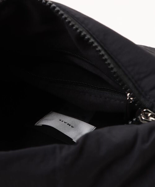 AMAIL(アマイル)の「Fuzzy Bag(ハンドバッグ・レディース・アイボリー/ブラック・FREE)」の5枚目の写真
