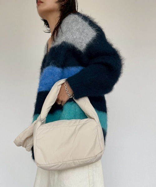 AMAIL(アマイル)の「Fuzzy Bag(ハンドバッグ・レディース・アイボリー/ブラック・FREE)」の9枚目の写真