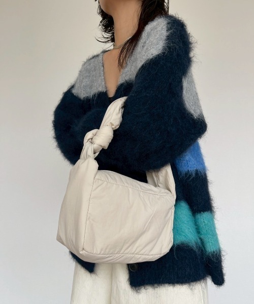 AMAIL(アマイル)の「Fuzzy Bag(ハンドバッグ・レディース・アイボリー/ブラック・FREE)」の11枚目の写真