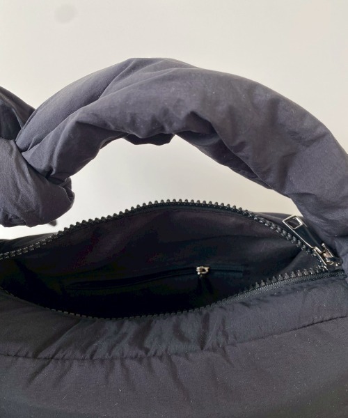 AMAIL(アマイル)の「Fuzzy Bag(ハンドバッグ・レディース・アイボリー/ブラック・FREE)」の7枚目の写真