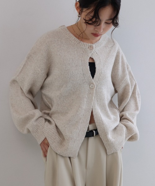 Freesia by andme(フリージアバイアンドミー)の「ホール開き2wayニットカーディガン/トップス(カーディガン/ボレロ・レディース・アイボリー/グレー系その他/ブラウン・FREE)」の2枚目の写真