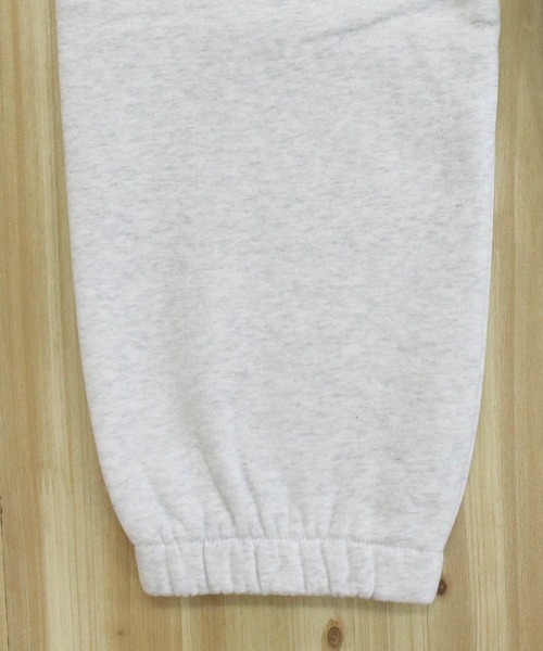 Carhartt WIP（カーハートダブリューアイピー）の「WIP チェイススウェットパンツ Chase Sweat Pant（スウェットパンツ・メンズ・アッシュグレー/ブラック・M/L/S）」の11枚目の写真