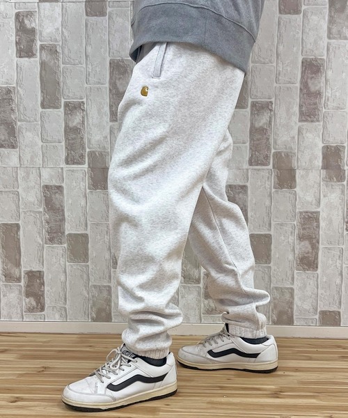 Carhartt WIP（カーハートダブリューアイピー）の「WIP チェイススウェットパンツ Chase Sweat Pant（スウェットパンツ・メンズ・アッシュグレー/ブラック・M/L/S）」の20枚目の写真