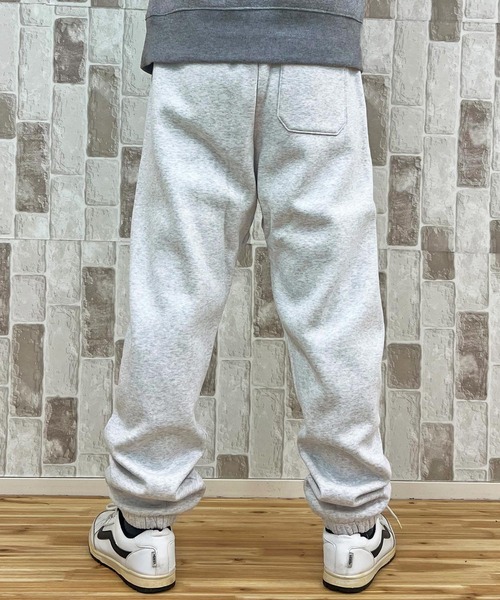 Carhartt WIP（カーハートダブリューアイピー）の「WIP チェイススウェットパンツ Chase Sweat Pant（スウェットパンツ・メンズ・アッシュグレー/ブラック・M/L/S）」の22枚目の写真