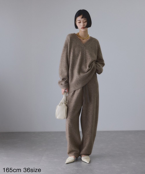 ADAM ET ROPE'(アダムエロペ)の「LINEAPIU ヤクMIXリラックスパンツ(その他パンツ・レディース・ベージュ/チャコールグレー・36/38)」の4枚目の写真