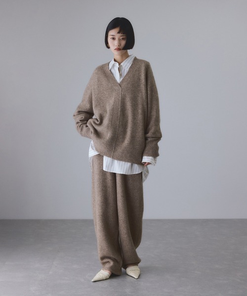 ADAM ET ROPE'(アダムエロペ)の「LINEAPIU ヤクMIXリラックスパンツ(その他パンツ・レディース・ベージュ/チャコールグレー・36/38)」の5枚目の写真