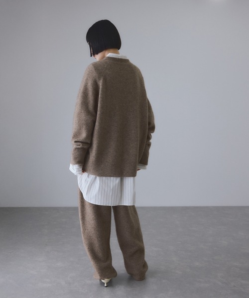 ADAM ET ROPE'(アダムエロペ)の「LINEAPIU ヤクMIXリラックスパンツ(その他パンツ・レディース・ベージュ/チャコールグレー・36/38)」の6枚目の写真