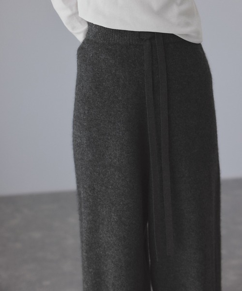 ADAM ET ROPE'(アダムエロペ)の「LINEAPIU ヤクMIXリラックスパンツ(その他パンツ・レディース・ベージュ/チャコールグレー・36/38)」の13枚目の写真