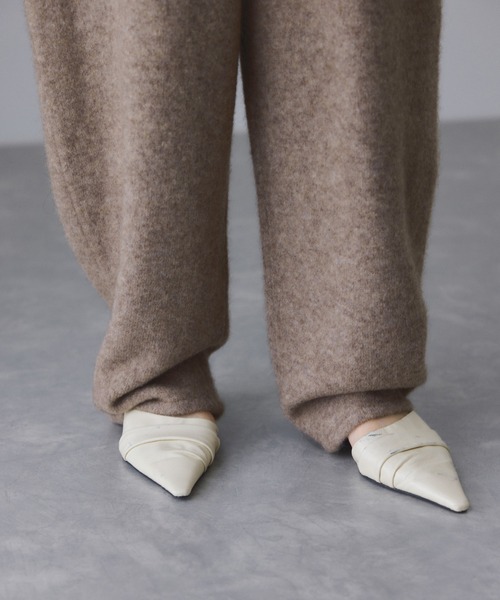 ADAM ET ROPE'(アダムエロペ)の「LINEAPIU ヤクMIXリラックスパンツ(その他パンツ・レディース・ベージュ/チャコールグレー・36/38)」の16枚目の写真