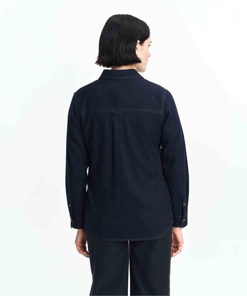 AIGLE(エーグル)の「THERMOLITE 保温軽量 ダブルステッチロングスリーブシャツ(シャツ/ブラウス・レディース・ダークネイビー・36/38)」の3枚目の写真