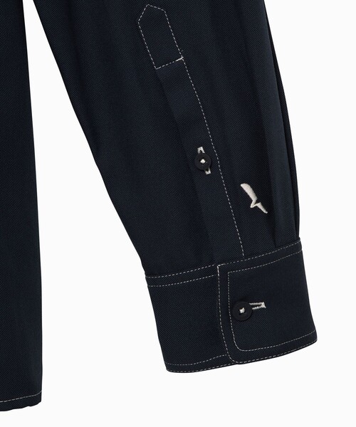 AIGLE(エーグル)の「THERMOLITE 保温軽量 ダブルステッチロングスリーブシャツ(シャツ/ブラウス・レディース・ダークネイビー・36/38)」の8枚目の写真