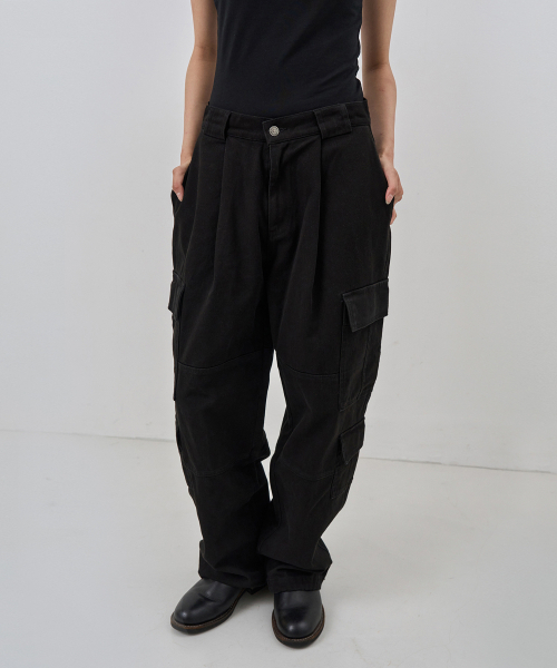 NUAKLE(ヌアクル)の「(w) フィールドワイドカーゴパンツ_ブラック(その他パンツ・レディース・その他・1/2)」の1枚目の写真