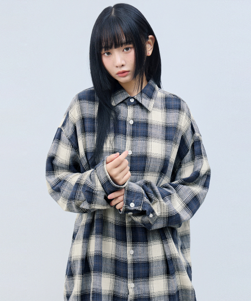 F.ILLUMINATE(フィルミネイト)の「ラスティックビンテージチェックシャツ-ネイビー(シャツ/ブラウス・レディース・その他・LARGE/SMALL/MEDIUM)」の3枚目の写真