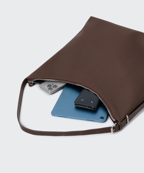 MUSINSA STANDARD WOMAN（ムシンサスタンダードウーマン）の「ウィメンズスラウチショルダーバッグ [ブラウン]（ショルダーバッグ・レディース・その他・FREE）」の9枚目の写真