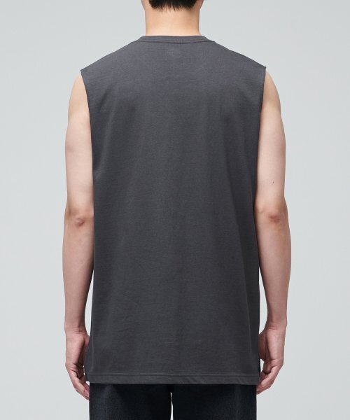 MUSINSA STANDARD（ムシンサスタンダード）の「レイヤードスリーブレストップ_通常丈 [ダークグレー]（Tシャツ/カットソー・メンズ・その他・SMALL/MEDIUM/LARGE/X-SMALL/X-LARGE/XX-LARGE）」の4枚目の写真