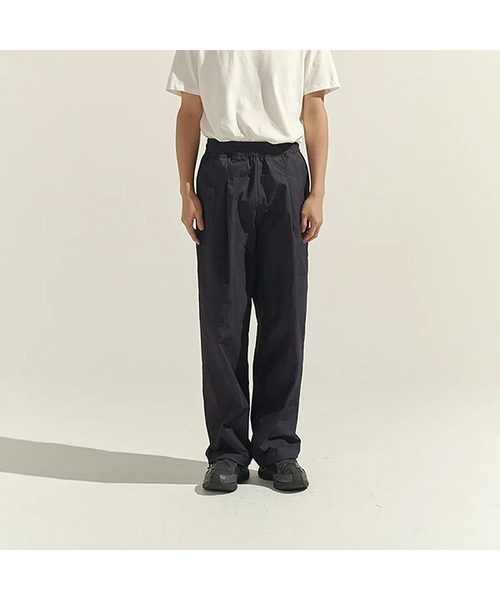 XERO（ゼロ）の「Nylon Deep One Tuck String Pants [3 Colors]（スウェットパンツ・メンズ・ネイビー/ブラック/カーキ・LARGE/MEDIUM/X-LARGE）」の3枚目の写真