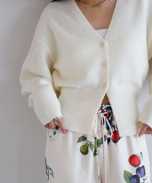 ENC（エンク）の「alpaca touch V neck cardigan / アルパカタッチVネックカーディガン（カーディガン/ボレロ・レディース・ベージュ/アイボリー/チャコールグレー・FREE）」の10枚目の写真