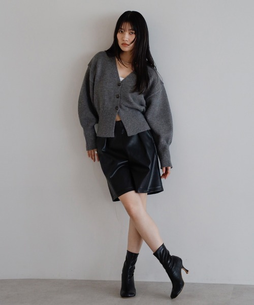 ENC（エンク）の「alpaca touch V neck cardigan / アルパカタッチVネックカーディガン（カーディガン/ボレロ・レディース・ベージュ/アイボリー/チャコールグレー・FREE）」の11枚目の写真