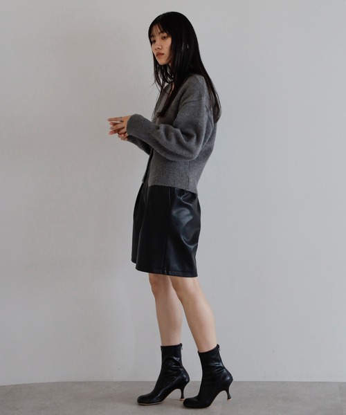 ENC（エンク）の「alpaca touch V neck cardigan / アルパカタッチVネックカーディガン（カーディガン/ボレロ・レディース・ベージュ/アイボリー/チャコールグレー・FREE）」の13枚目の写真