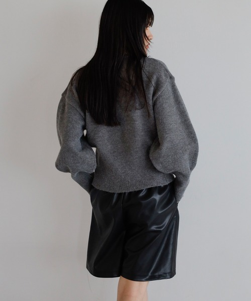 ENC（エンク）の「alpaca touch V neck cardigan / アルパカタッチVネックカーディガン（カーディガン/ボレロ・レディース・ベージュ/アイボリー/チャコールグレー・FREE）」の14枚目の写真