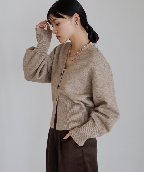 ENC（エンク）の「alpaca touch V neck cardigan / アルパカタッチVネックカーディガン（カーディガン/ボレロ・レディース・ベージュ/アイボリー/チャコールグレー・FREE）」の19枚目の写真