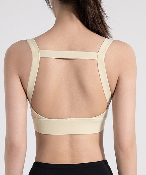 HYSSHOP（エイチワイエスショップ）の「【大きいサイズ有/吸汗速乾/ストレッチ有】パッド付きスクエア型ストラップギャザーブラトップ[トレーニングウェア/ジムウェア/ピラティスウェア]（スポーツブラ・レディース・ブラック/イエロー/ベージュ系その他/ブルー・S/L/XL/M）」の8枚目の写真