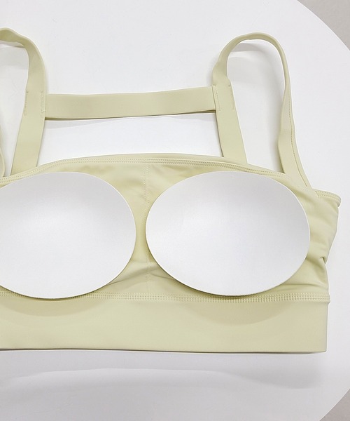 HYSSHOP（エイチワイエスショップ）の「【大きいサイズ有/吸汗速乾/ストレッチ有】パッド付きスクエア型ストラップギャザーブラトップ[トレーニングウェア/ジムウェア/ピラティスウェア]（スポーツブラ・レディース・ブラック/イエロー/ベージュ系その他/ブルー・S/L/XL/M）」の9枚目の写真