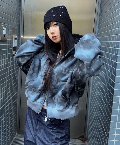 ARULE(アルール)の「A'GEM/9 × .kom 『ARULE/アルール』TOTAL ANARCHY Cropped Zip Hoodie /TOTAL ANARCHYクロップドZIPフーディー(パーカー・レディース・カモフラージュ/ピンク/ブラック・FREE)」の10枚目の写真