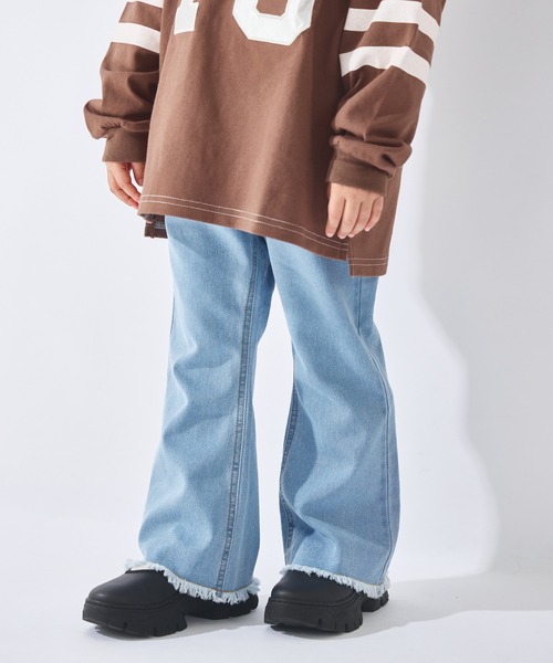 ever closet(エバークローゼット)の「美シルエット フレアデニムパンツ(デニムパンツ・キッズ・ブルー/サックスブルー/ブラック・150cm/140cm/130cm/120cm/110cm/100cm/90cm)」の2枚目の写真