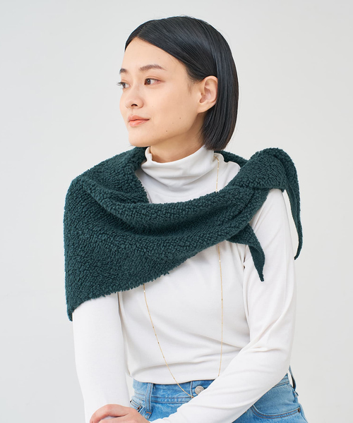 collex(コレックス)の「トライアングルニットストール(ストール/ショール・レディース・アイボリー/ブラック/ダークグリーン/グレー・フリー)」の4枚目の写真