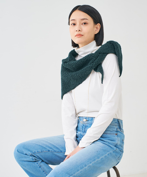 collex(コレックス)の「トライアングルニットストール(ストール/ショール・レディース・アイボリー/ブラック/ダークグリーン/グレー・フリー)」の13枚目の写真