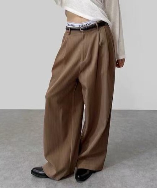 B.R.U(ブル)の「ピンストライプ柄ワイドスラックス(スラックス・メンズ・ブラック/ブラウン・MEDIUM/LARGE)」の4枚目の写真